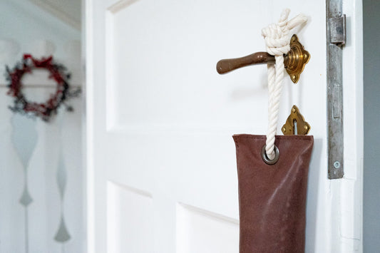 Zugluftstopper UNO – Mocca - LederGlück Manufaktur