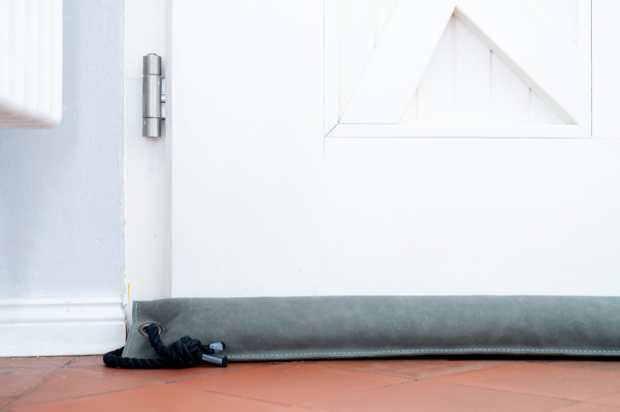 Leder Zugluftstopper – Grau – LederGlück Manufaktur